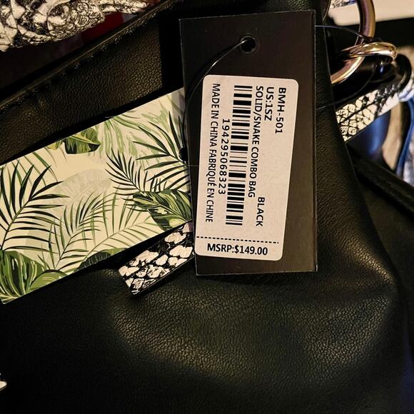 Badgley Mischka Drawstring Bucket Tote Shoulder Bag Black Snake Print NWT - Picture 6 of 8